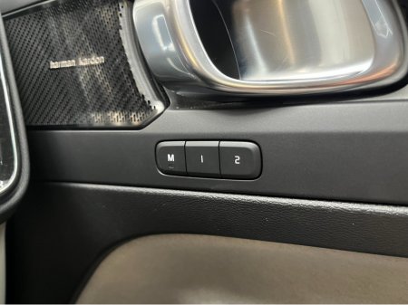 2020 Volvo XC40 - thumbnail 14