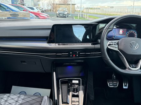 2023 Volkswagen Golf R-LINE 1.5 TSI MHEV 1 130HP €29,950 thumbnail