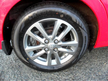 2016 Toyota Yaris 1.3  LUNA 5-DR......NCT 07/26......TAXED 04/26......FULL SERVICE HISTORY €9,995 thumbnail