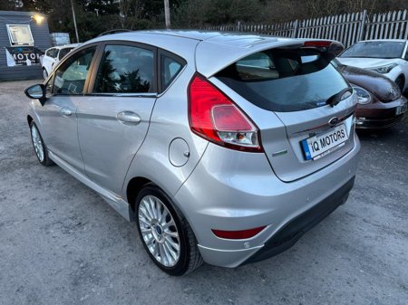 2016 Ford Fiesta - thumbnail 11