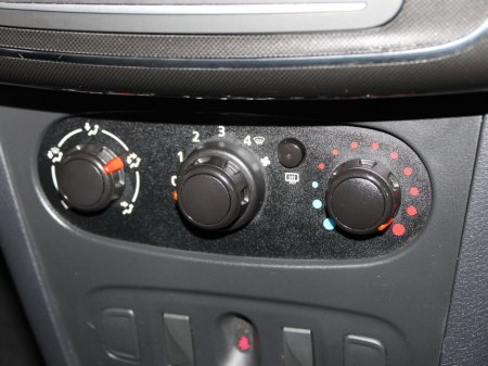 2017 Dacia Sandero SCE Alternative 75 PH2 4DR €7,499 thumbnail