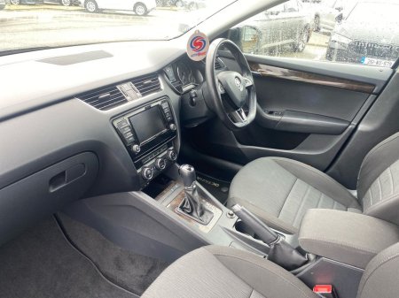 2017 Skoda Octavia - thumbnail 2