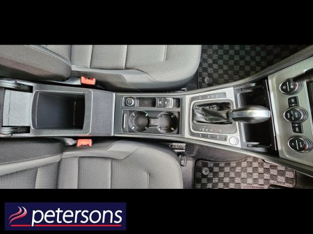 2017 Volkswagen Golf VOLKSWAGEN GOLF 1.2 PETROL AUTOMATIC - LOW MILEAGE €17,950 thumbnail