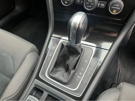 2014 Volkswagen Golf HIGHLINE AUTOMATIC 1.4 PETROL //VERY LOW MILES//REVERSE CAMERA//ADAPTIVE CRUISE CONTROL// €13,950 thumbnail