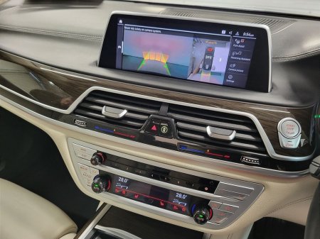 2020 BMW 7 Series - thumbnail 8
