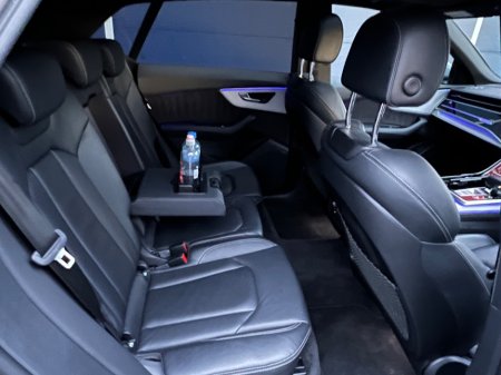 2019 Audi Q8 - thumbnail 17