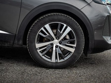 2023 Peugeot 3008 - thumbnail 2