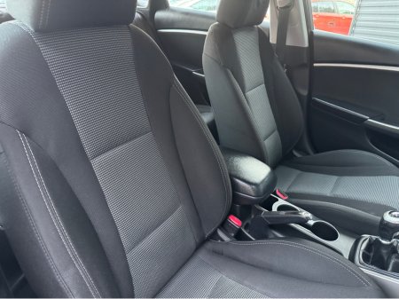 2012 Hyundai i30 - thumbnail 10