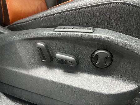 2019 Volkswagen Tiguan €25950! VW TIGUAN 2.0TDI HIGHLINE 4WD - Highline - Rear Heated Seats €25,950 thumbnail