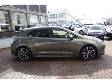 2019 Toyota Corolla - thumbnail 2