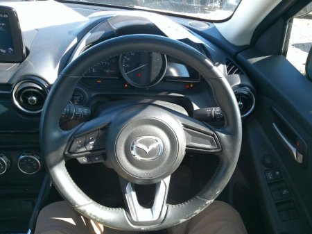 2017 Mazda Demio - photo 5