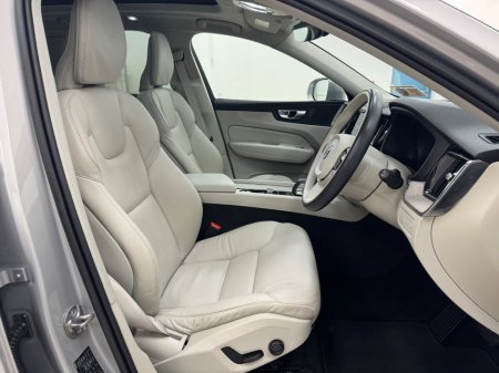 2023 Volvo XC60 T6 Recharge PHEV 350hp AT8 Core €53,500 thumbnail