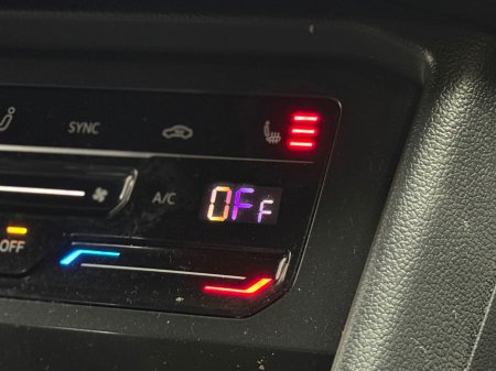 2023 Volkswagen Tiguan R-LINE TSI DSG €31,990 thumbnail