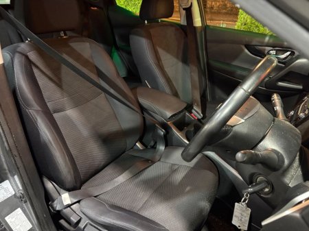 2016 Nissan Qashqai - thumbnail 2