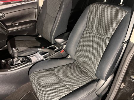 2015 Nissan Pulsar - thumbnail 14