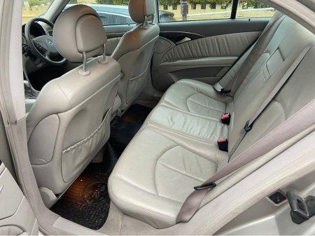 2004 Mercedes-Benz E Class - thumbnail 11