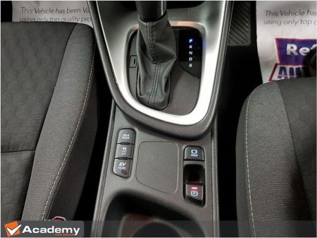 2022 Toyota Yaris Hybrid Luna 4DR Auto €19,490 thumbnail