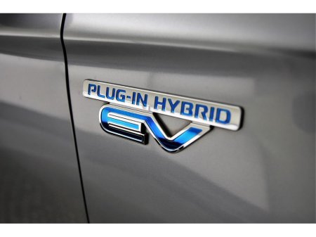 2016 Mitsubishi Outlander 2.0 GX4HS PHEV 200BHP 5SEATS *FULL LEATHER*SUNROOF*360 PAN CAM* €16,490 thumbnail