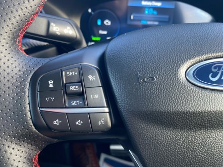 2025 Ford Kuga - thumbnail 9