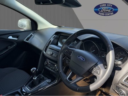 2018 Ford Focus - thumbnail 4