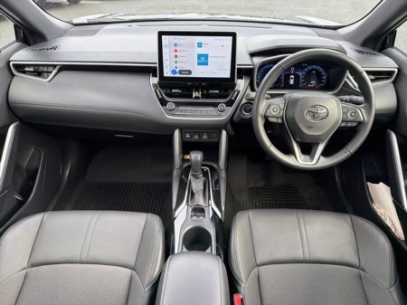 2024 Toyota Corolla Cross TOP SPEC SOL 1.8 HYBRID SOL PLUS EXTRAS // POWER TAILGATE // PAN ROOF // REAR CAMERA // APPLE CARPLAY/ANDROID AUTO // AIR CON // FULL WARRANTY €38,945 thumbnail