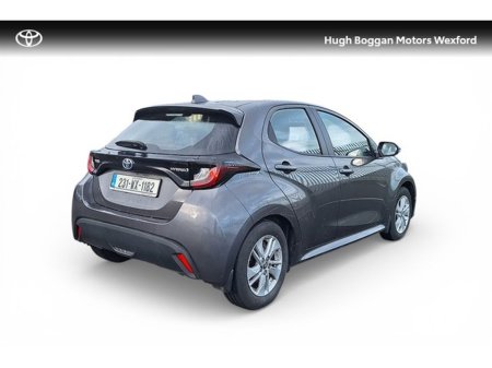 2023 Toyota Yaris HYBRID LUNA,RIDICOUSLY LOW MILEAGE! €23,995 thumbnail