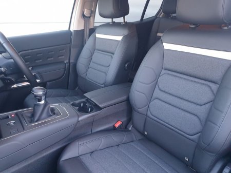 2025 Citroen C5 Aircross Plus Pack 1.2 Petrol Manual , 3192 Kilometres €29,995 thumbnail