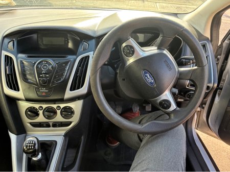 2012 Ford Focus - thumbnail 13