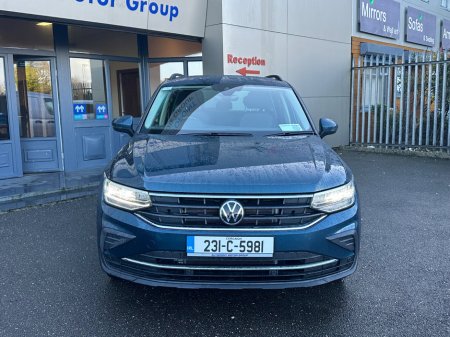 2023 Volkswagen Tiguan 2.0 TDI 122HP Life €34,895 thumbnail