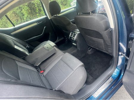 2019 Skoda Superb AMBITION 2.0 TDI 150HP 4DR €13,899 thumbnail