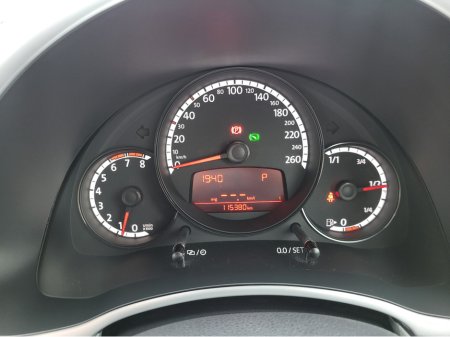 2014 Volkswagen Beetle - thumbnail 16