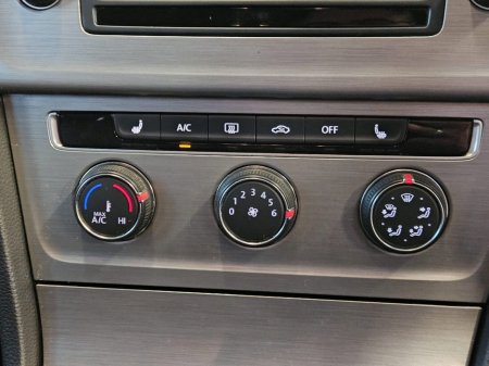 2016 Volkswagen Golf 1.6 TDI 5DR 110HP BlueMotion thumbnail