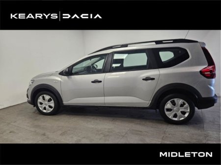 2023 Dacia Jogger TCe 110 Essential €18,490 thumbnail