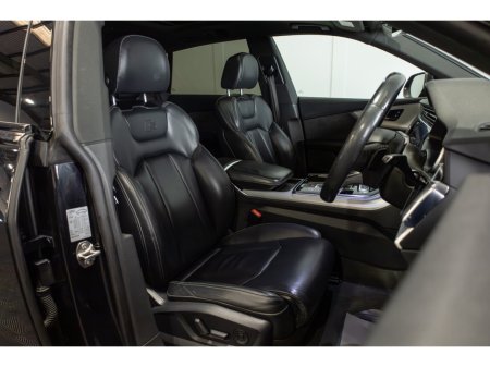 2019 Audi Q8 - thumbnail 10