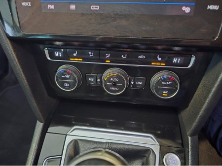 2019 Volkswagen Passat - thumbnail 19