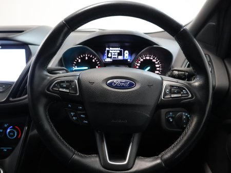 2017 Ford Kuga 1.5 TDCI 120PS FW FWD 4DR ST-LINE €15,800 thumbnail