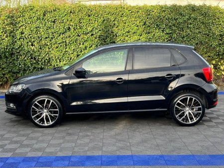 2017 Volkswagen Polo HIGHLINE R-LINE PACK 1.2 TSI // HEATED SEATS // REVERSE CAMERA // ADAPTIVE CRUISE CONTROL €14,900 thumbnail