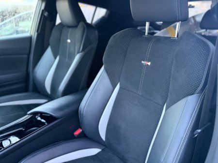 2023 Toyota C-HR 1.8 HYBRID LUNA €31,999 thumbnail