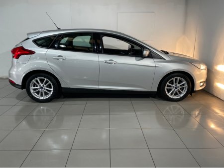 2016 Ford Focus - thumbnail 7