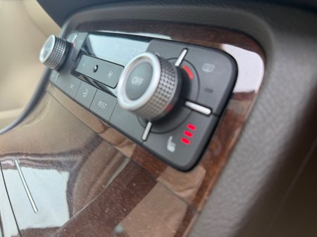 2018 Volkswagen Touareg - thumbnail 18