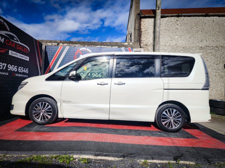 2015 Nissan Serena - thumbnail 6