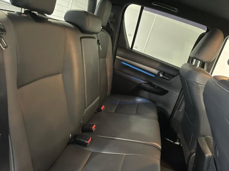 2023 Toyota Hilux - thumbnail 5