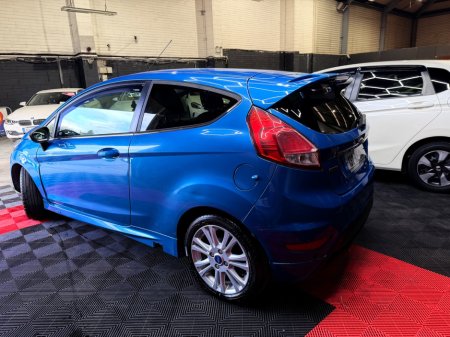 2013 Ford Fiesta - thumbnail 8