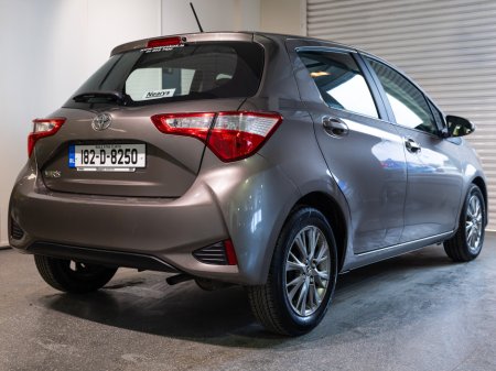 2018 Toyota Yaris - thumbnail 4
