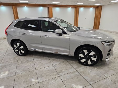 2025 Volvo XC60 - thumbnail 7