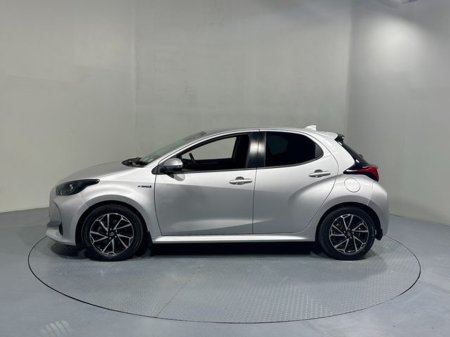 2021 Toyota Yaris - thumbnail 4