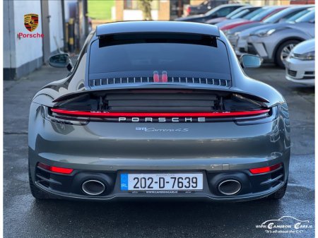 2020 Porsche 911 CARRERA 4SPEED Aventurine Green Metallic €144,950 thumbnail