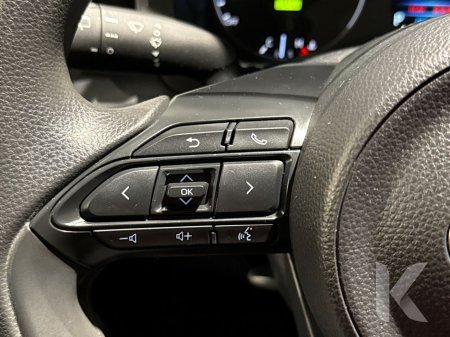 2024 Toyota Yaris - thumbnail 18