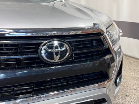 2024 Toyota Hilux Hilux Invicible 2.4tdi auto Double Cab €41,800 thumbnail