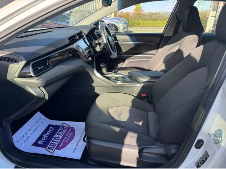 2020 Toyota Camry - thumbnail 9